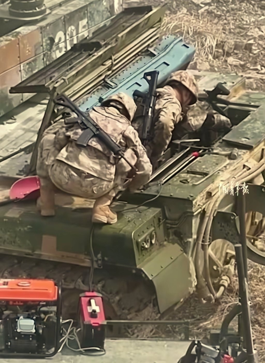 The third-generation tanks are now equipped with a system to counter drone attacks and anti-tank missiles. Photo: Weibo/China Youth Daily