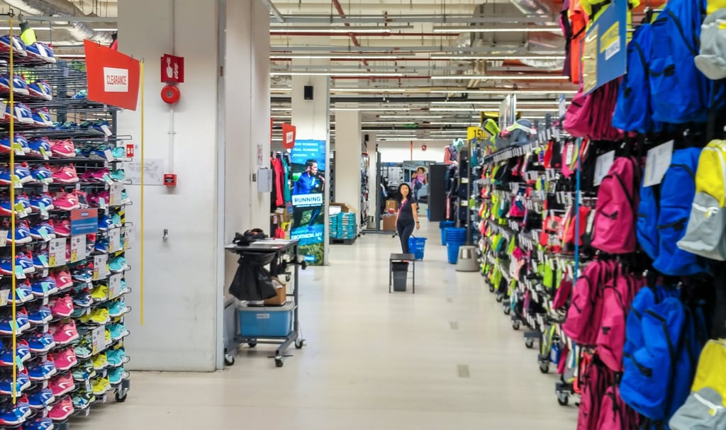 In response, some retailers have begun applying large labels to products and implementing return bans if those labels are damaged. Photo: Shutterstock