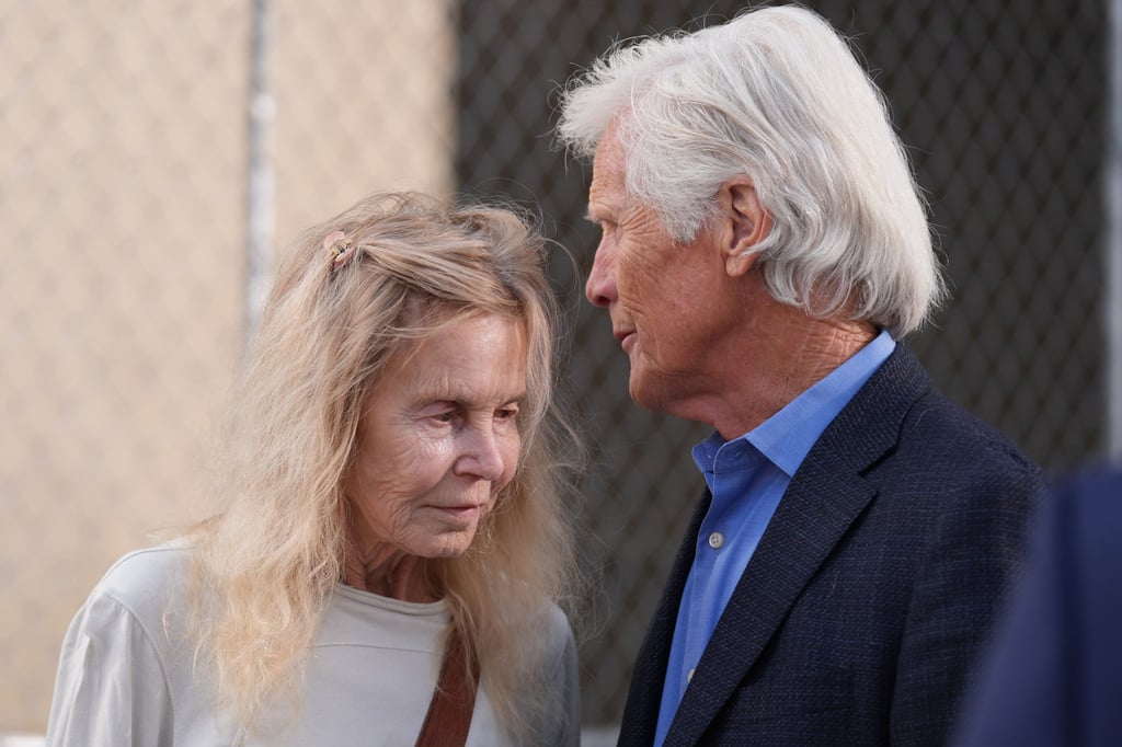 Suzanne Morrison, mother of Matthew Perry, walks into court with her husband, Keith Morrison, in Los Angeles on Wednesday. Photo: AP