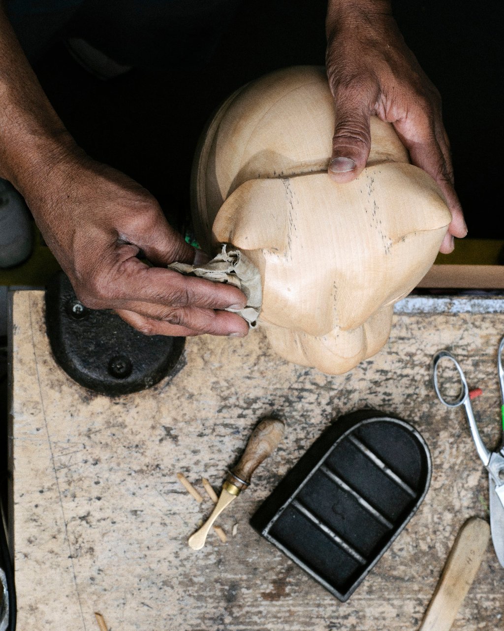 A Maison Michel milliner working on a design during the making of the Chanel Métiers d’Art 2026 collection. Photo: Handout