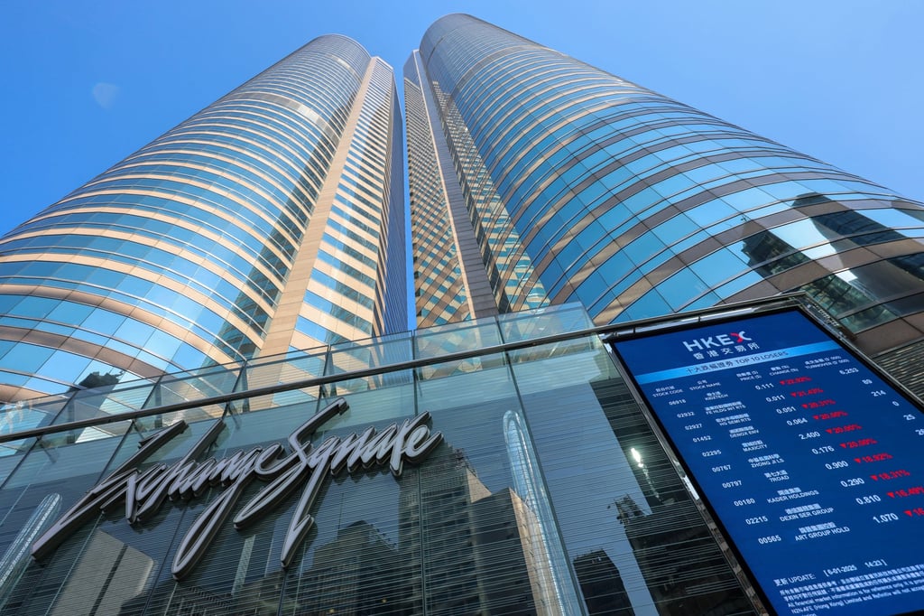 A raft of Chinese companies are selling shares on the Hong Kong stock exchange. Photo: Jelly Tse