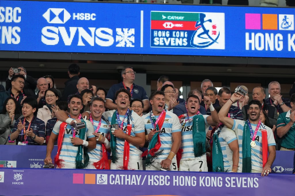 Argentina’s men celebrate winning the 2025 Cathay/HSBC Hong Kong Sevens. Photo: Sam Tsang
