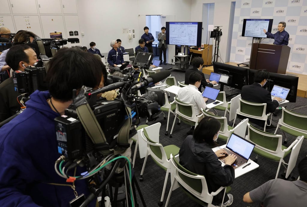 The Japan Meteorological Agency briefs reporters on the earthquakes in Nagano Prefecture on April 18, 2026. (Kyodo) ==Kyodo
