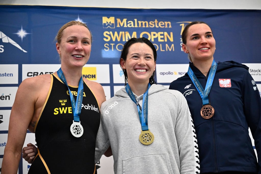 Siobhan Haughey (centre) won the 50m freestyle in Stockholm ahead of silver medallist Sarah Sjostrom (left) from Sweden and Kornelia Fiedkiewicz from Poland. Photo: EPA