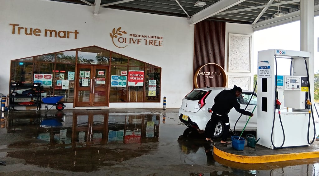 A petrol station and supermarket at the rural community of Yadua on the Queens highway from Nadi to Suva in Fiji. Photo: Kalinga Seneviratne