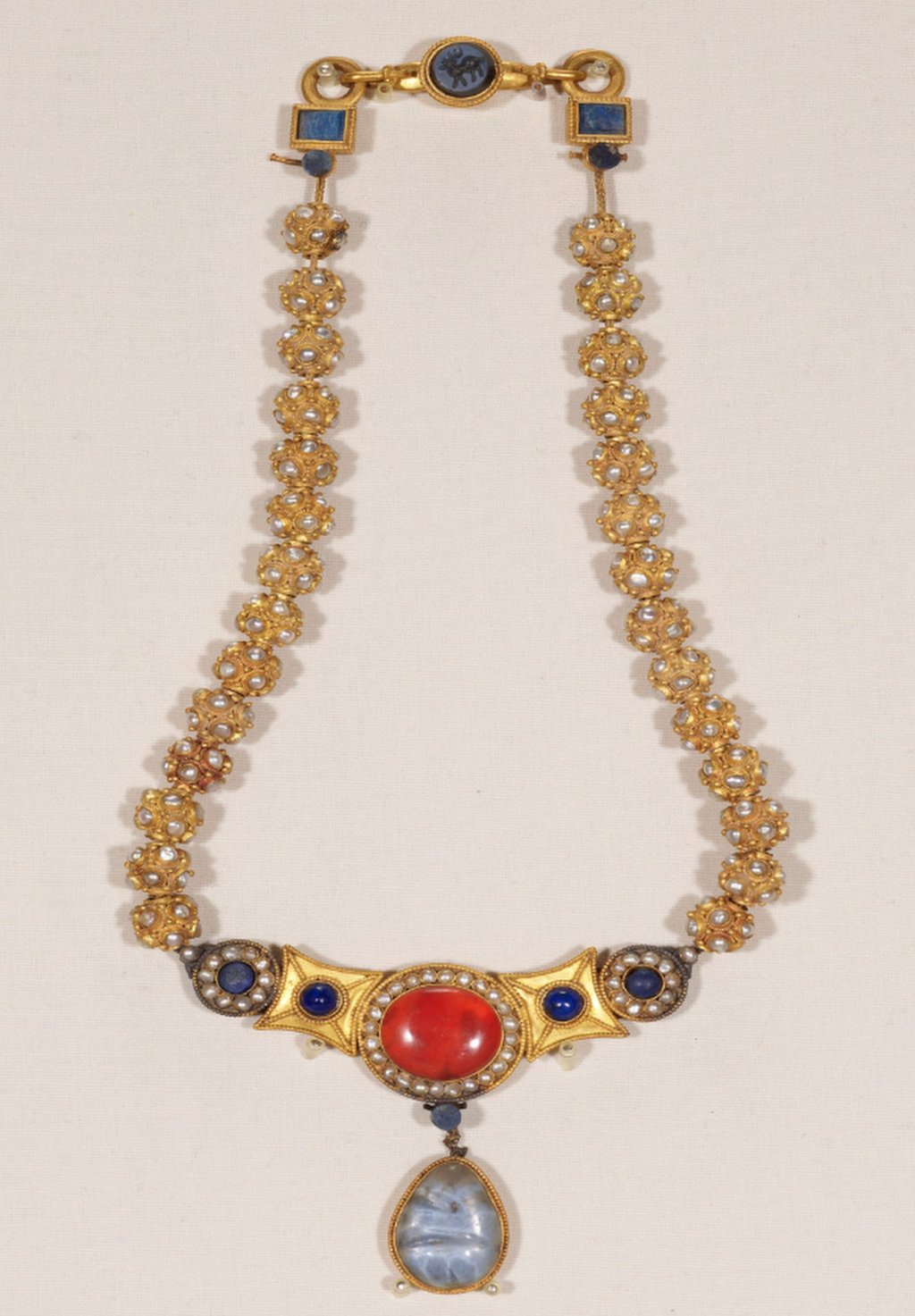 Among the treasures was a golden necklace with inlaid jewels considered a masterpiece and one of ancient China’s finest jewellery pieces. Photo: Courtesy of The National Museum of China