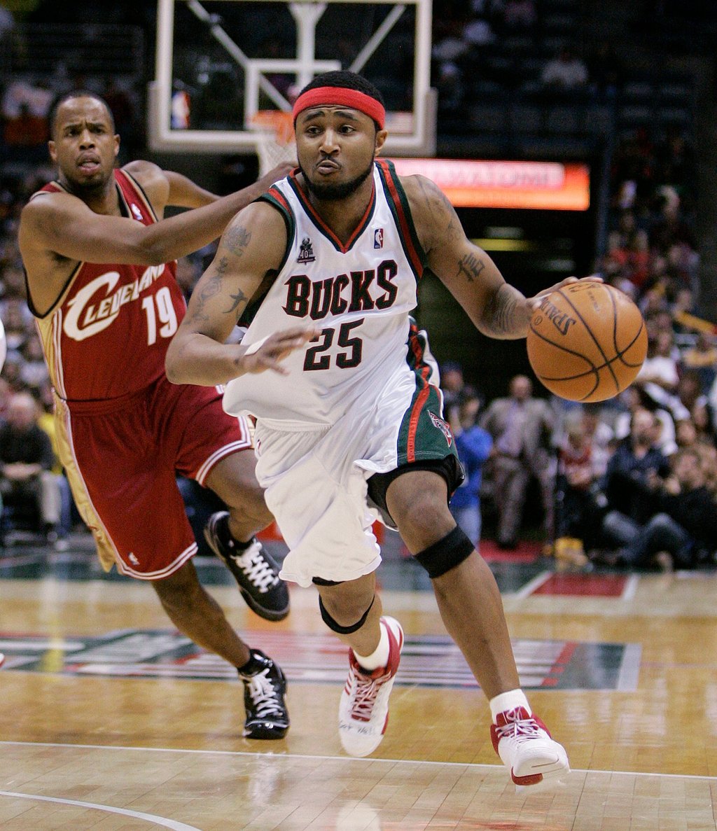 Damon Jones (left) earned more than US$20 million playing for 10 teams in 11 seasons. Photo: AP