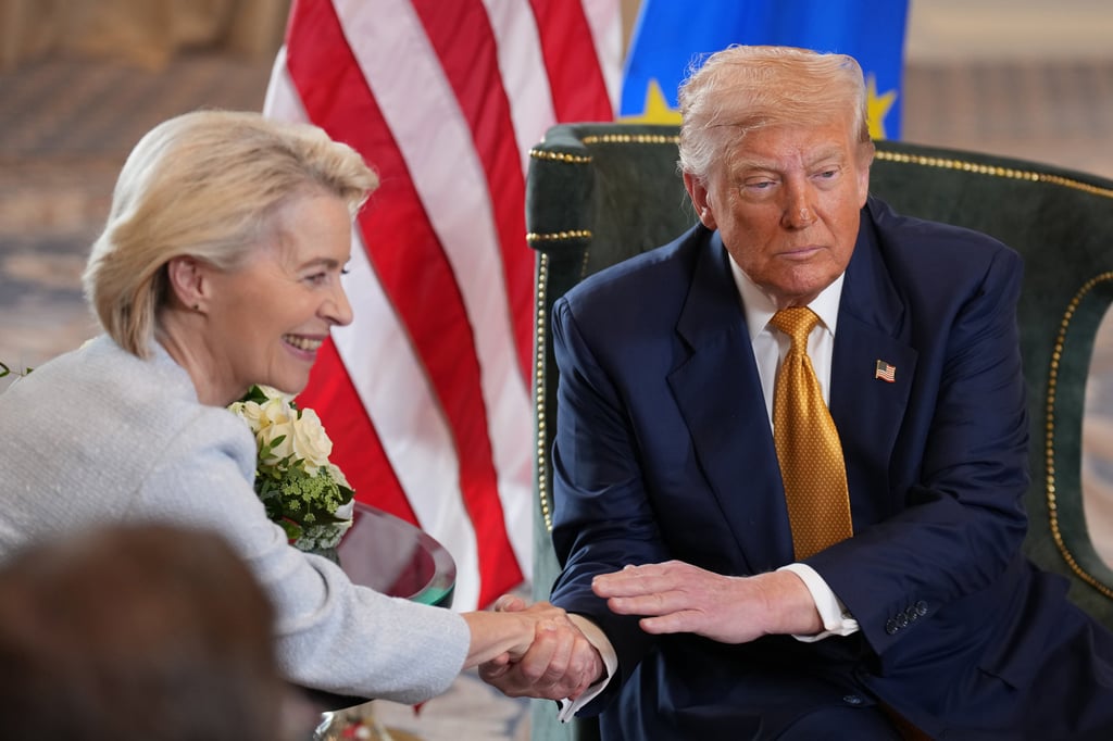 US President Donald Trump and European Commission President Ursula von der Leyen shake hands as they announce a US-EU trade deal in Turnberry, Scotland, in July 2025. Photo: TNS