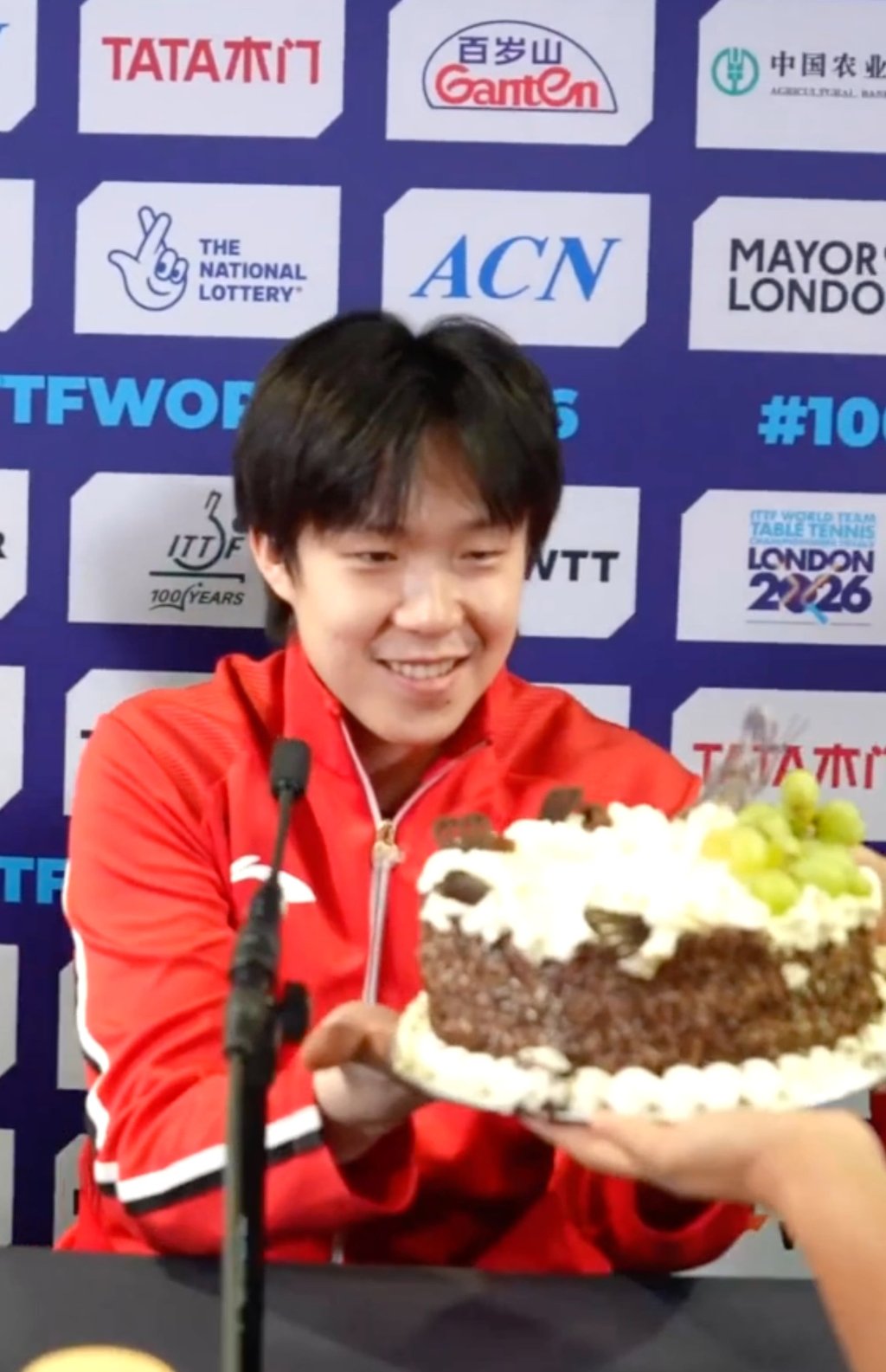 The International Table Tennis Federation presented Wang Chuqin with a birthday cake after China won the championship on Sunday. Photo: Handout