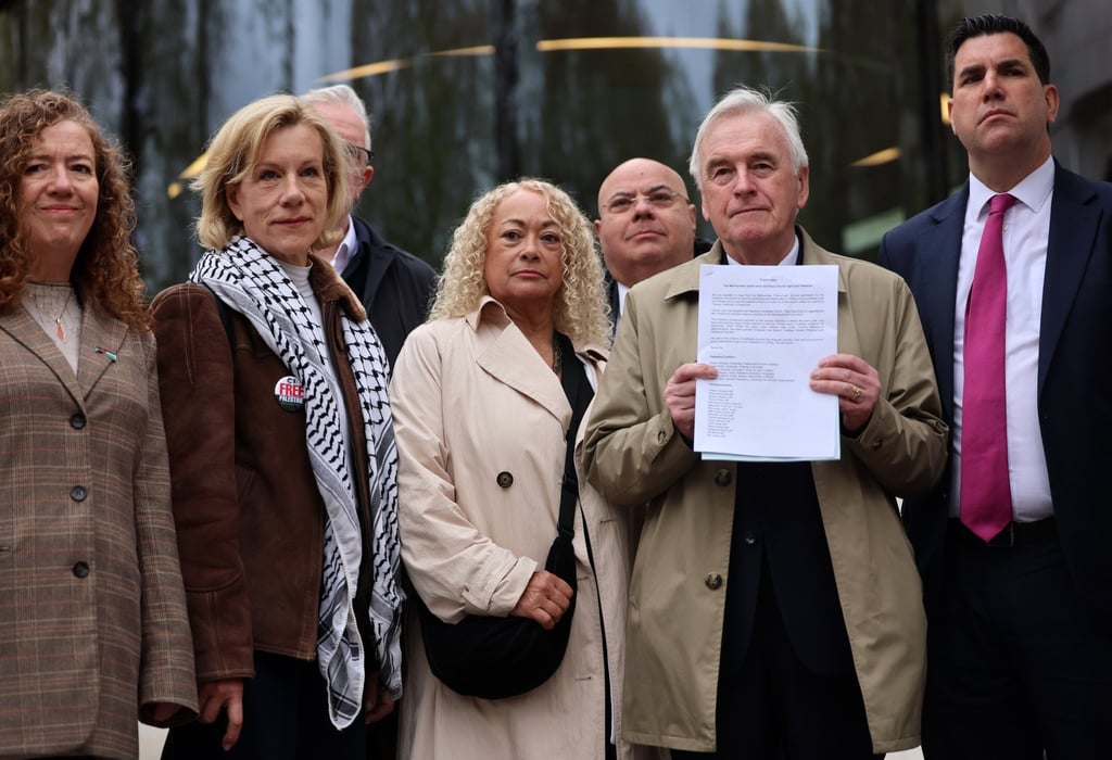Labour MP John McDonnell (second from right) holds a Nakba Day protest letter outside Scotland Yard in London, Britain, on April 15. Members of the Palestine Coalition, supported by MPs and public figures, handed in a letter demanding the right to protest on Nakba Day. Photo: EPA