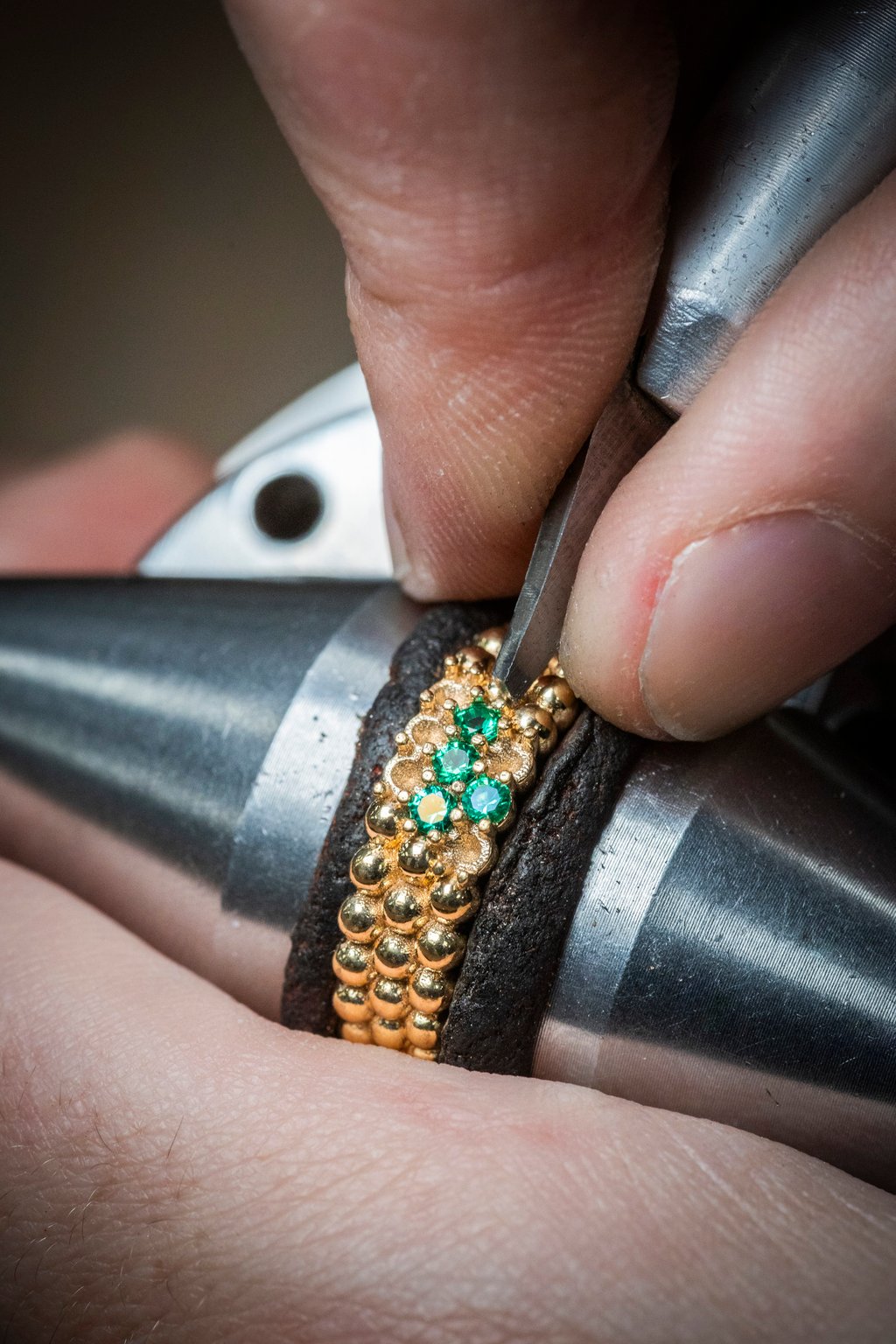 Making of the Van Cleef & Arpels three-row Perlée couleurs ring with yellow gold and emeralds. Photo: Handout Making of the Van Cleef & Arpels three-row Perlée couleurs ring with yellow gold and emeralds. Photo: Handout