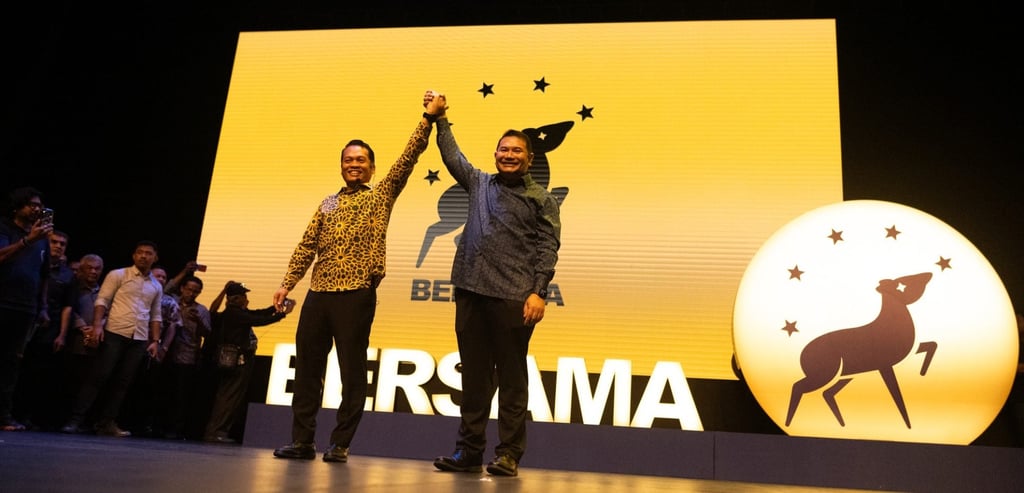 Rafizi Ramli (right) and Nik Nazmi announce their takeover of Bersama on Sunday. Photo: Facebook/Rafizi Ramli Rafizi Ramli (right) and Nik Nazmi announce their takeover of Bersama on Sunday. Photo: Facebook/Rafizi Ramli
