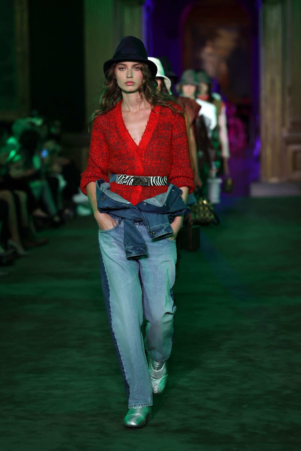 The opening look was a chic homage to US style. Photo: AFP