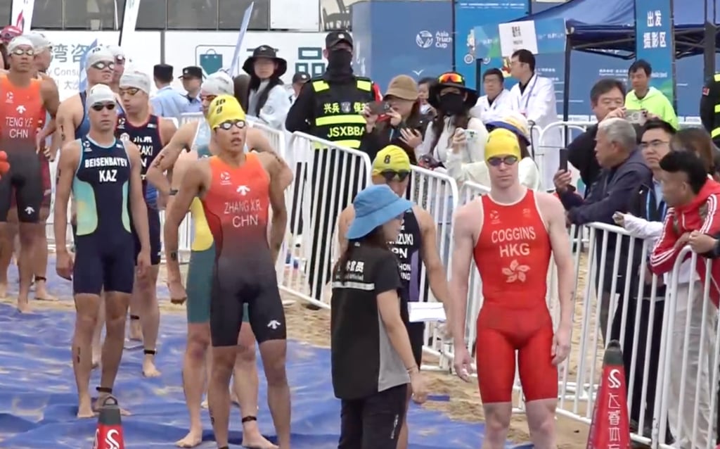 Oscar Coggins (right) readies himself for the swimming leg at the Asia Triathlon Cup on Saturday. Photo: Weibo Oscar Coggins (right) readies himself for the swimming leg at the Asia Triathlon Cup on Saturday. Photo: Weibo