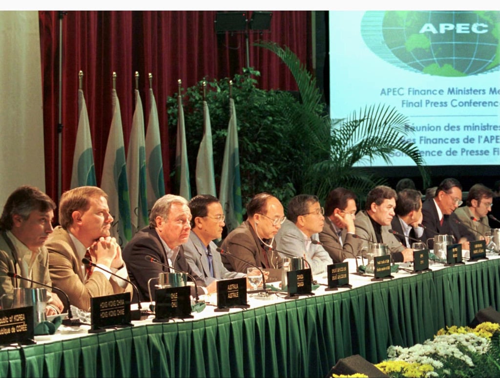 Finance ministers field media questions at the Apec finance ministers’ conference in Kananaskis, Alberta, Canada, on May 24, 1998. Photo: Reuters