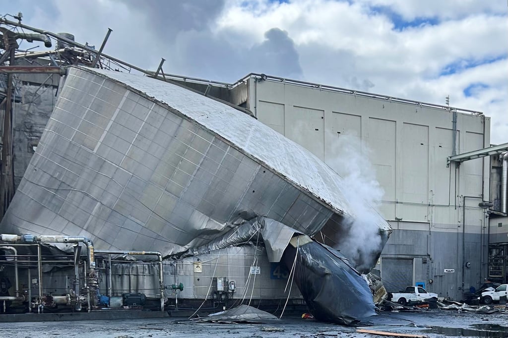 The ruptured tank contained a corrosive chemical known as ‘white liquor’. Photo: City of Longview via AP