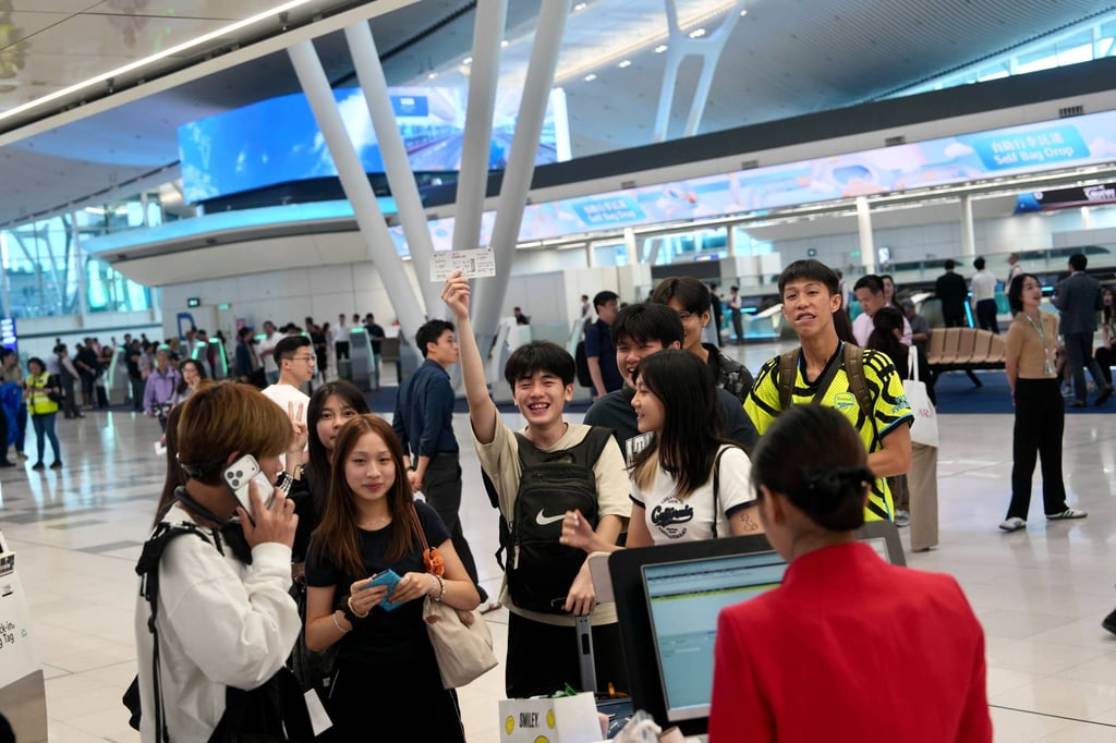 Hundreds of travellers have checked in at Terminal 2. Photo: Sam Tsang