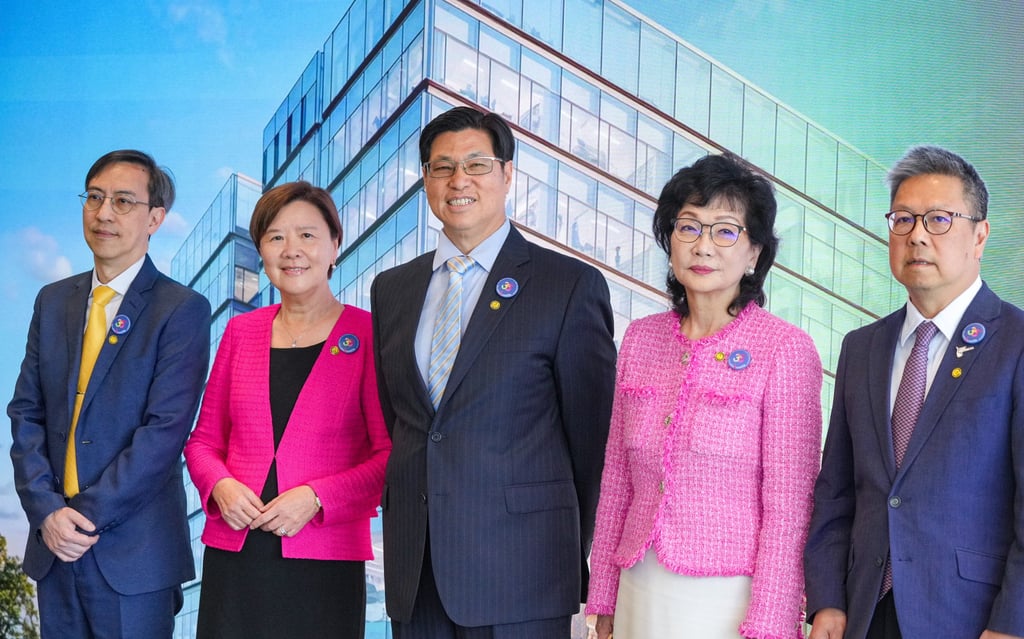 (From left) HKUST dean of science Wong Yung-hou, Nancy Ip, King Li, Edith Shih and dean of engineering Lo Hong-kam. Photo: May Tse