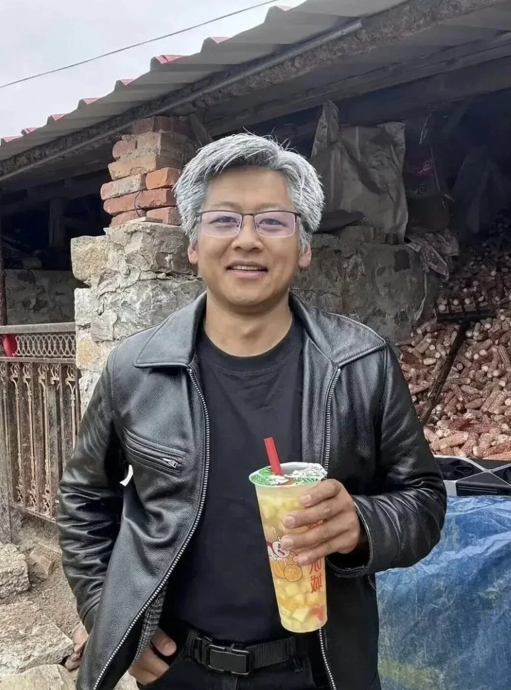 Yang Yang pictured wearing a leather jacket like the one Jensen Huang is famous for. Photo: chengdu.cn Yang Yang pictured wearing a leather jacket like the one Jensen Huang is famous for. Photo: chengdu.cn