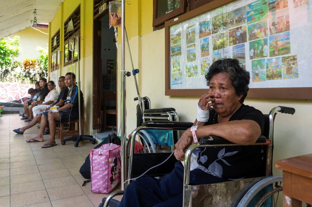 Patients sit at a school after being evacuated from a hospital following an earthquake off the southern Philippine island of Mindanao on Monday. Photo: Reuters Patients sit at a school after being evacuated from a hospital following an earthquake off the southern Philippine island of Mindanao on Monday. Photo: Reuters