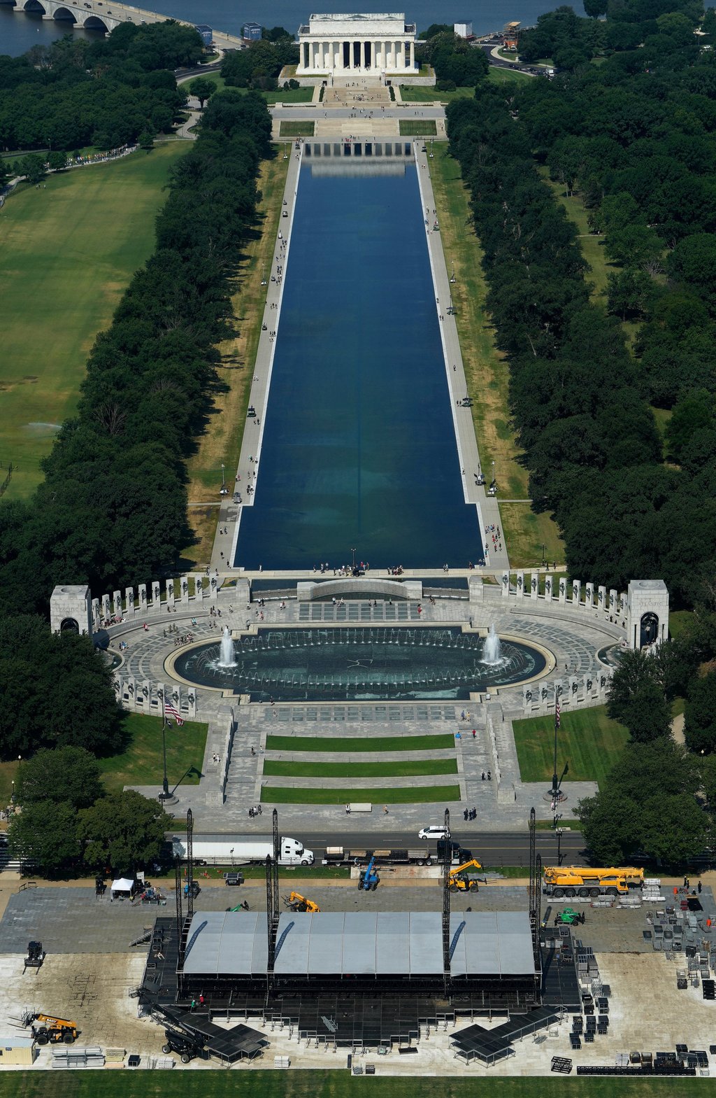 The Lincoln Memorial Reflecting Pool and the Lincoln Memorial on Thursday. Photo: AP The Lincoln Memorial Reflecting Pool and the Lincoln Memorial on Thursday. Photo: AP
