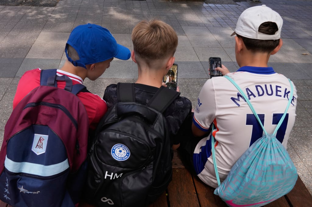 オーストラリア首相：「ソーシャルネットワークを利用する子供が多すぎる」、禁止は簡単に回避できる