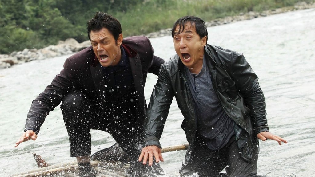 Johnny Knoxville and Jackie Chan in a still from Skiptrace (2016).