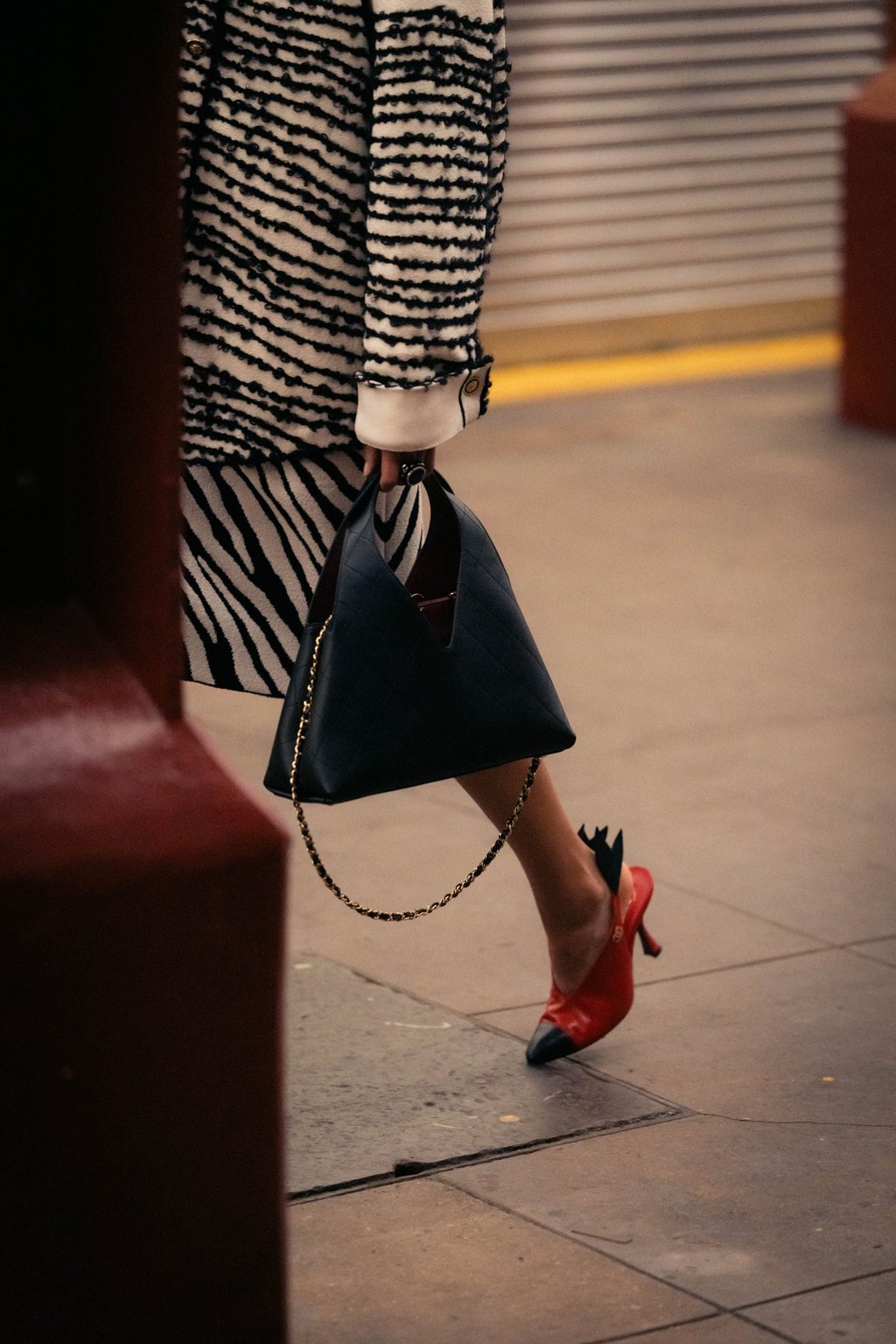 Chanel Métiers d’Art runway presentation in New York City with the Chanel V-cut shopping bag. Photo: Handout