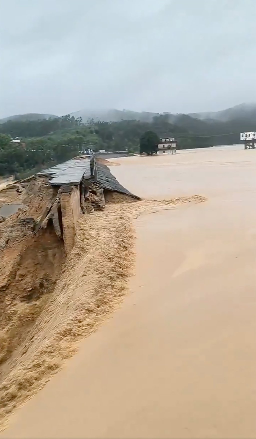 Staff at Liulan Reservoir in Hengzhou, Guangxi Zhuang autonomous region, told media that more than 300 people in the area had evacuated to higher ground and that there had been no reports of casualties as of yet. Photo: Handout Staff at Liulan Reservoir in Hengzhou, Guangxi Zhuang autonomous region, told media that more than 300 people in the area had evacuated to higher ground and that there had been no reports of casualties as of yet. Photo: Handout