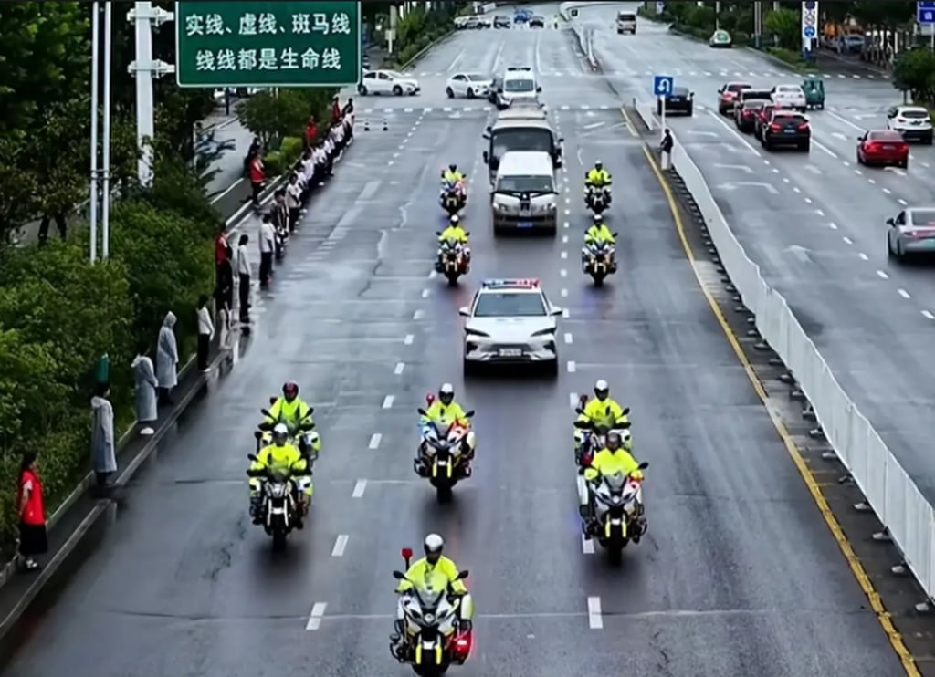 In Lujiang county, a funeral procession is held for Senior Colonel Fang Ming. Photo: Sohu In Lujiang county, a funeral procession is held for Senior Colonel Fang Ming. Photo: Sohu