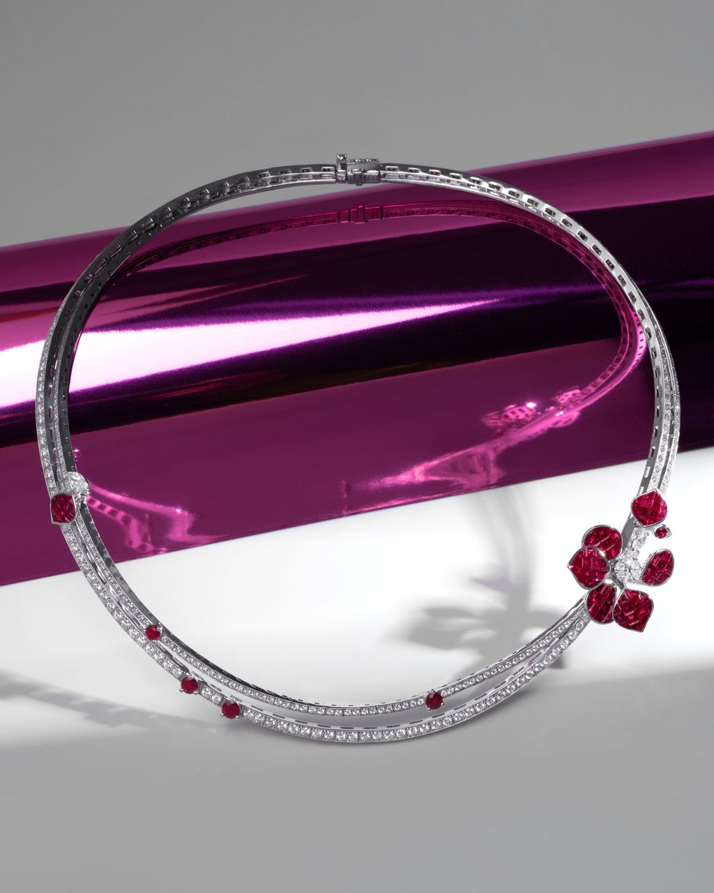 A necklace, inspired by the beauty of Parisian gardens, from Stenzhorn’s À Fleur de Paris collection. Photo: Handout A necklace, inspired by the beauty of Parisian gardens, from Stenzhorn’s À Fleur de Paris collection. Photo: Handout