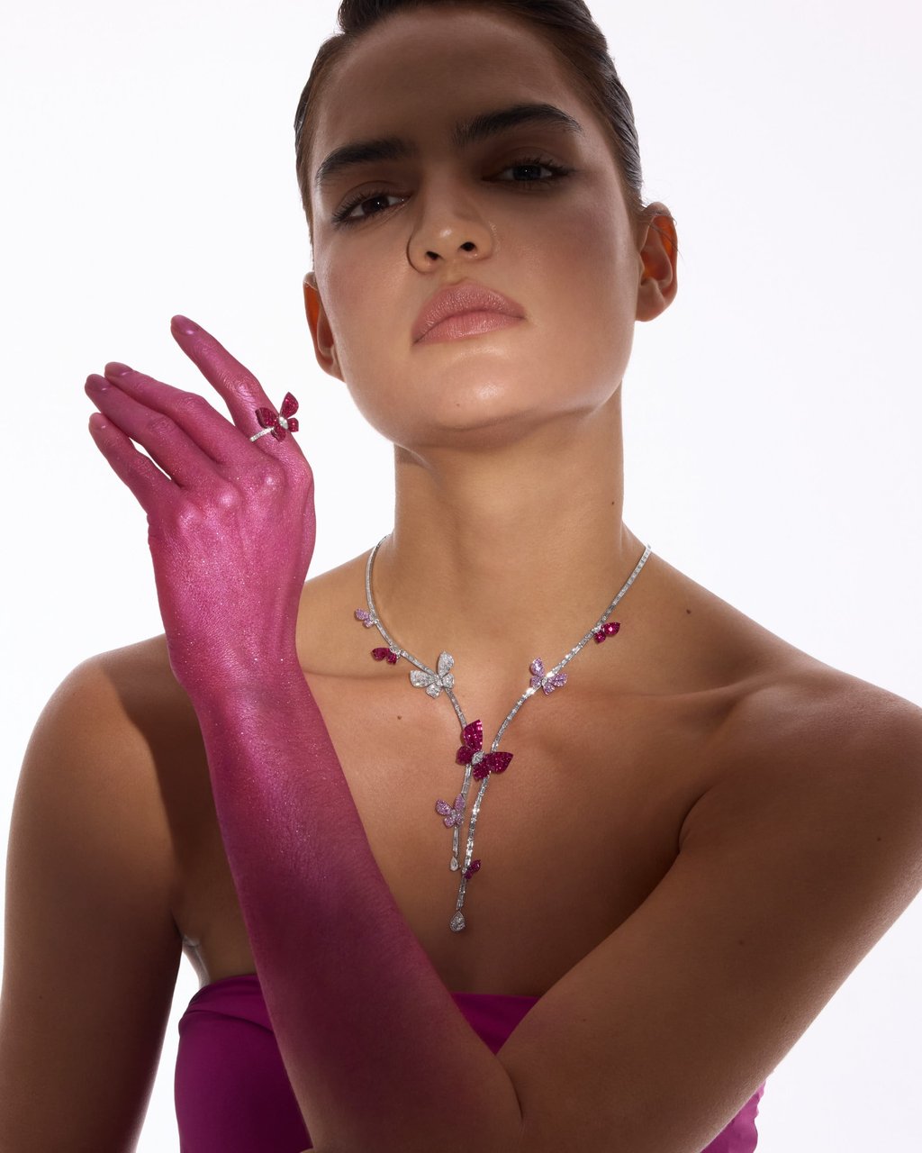 A model wears a Stenzhorn set of jewellery with butterflies from the Mademoiselle B. collection. Photo: Handout A model wears a Stenzhorn set of jewellery with butterflies from the Mademoiselle B. collection. Photo: Handout