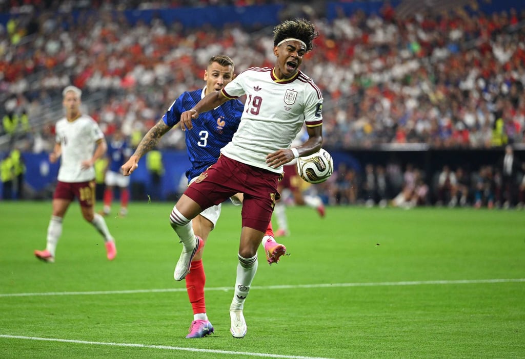 Spain superstar Lamine Yamal wins the penalty leading to his team’s first goal against France. Photo: AFP Spain superstar Lamine Yamal wins the penalty leading to his team’s first goal against France. Photo: AFP