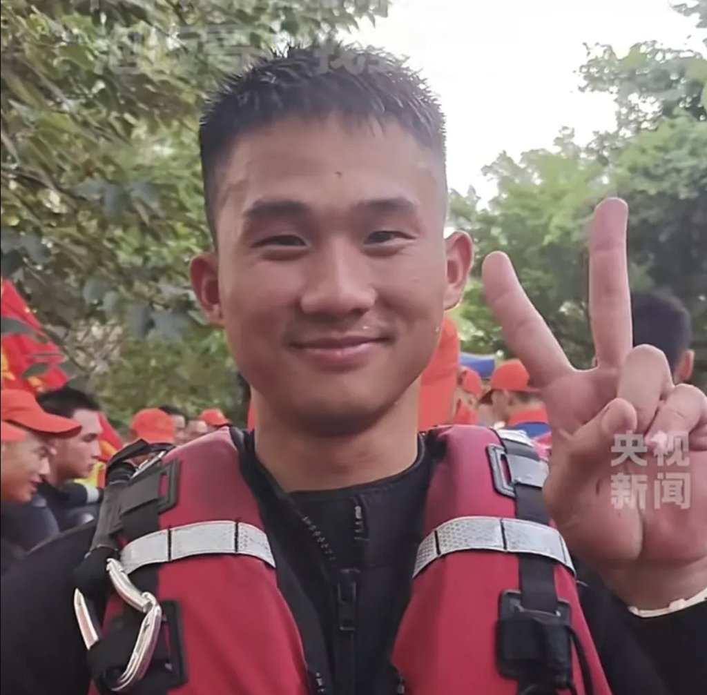 Liang, above, thanked the public for their well wishes after a viral video of him surfaced online, adding that he never expected such a massive response. Photo: CCTV Liang, above, thanked the public for their well wishes after a viral video of him surfaced online, adding that he never expected such a massive response. Photo: CCTV