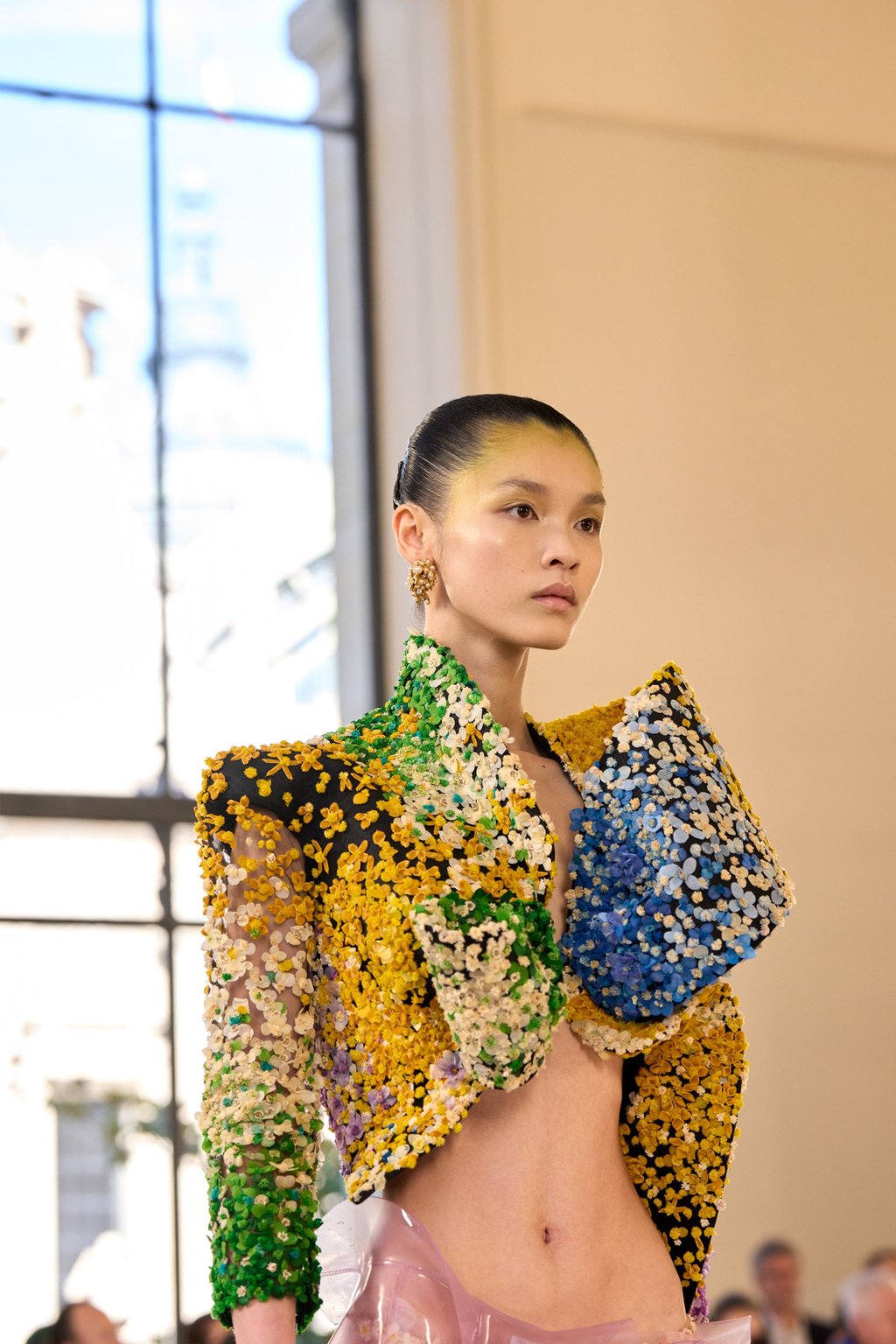 Schiaparelli put highlights near the model’s hairline at its fall/winter 2026 haute couture show in Paris. Photo: Handout Schiaparelli put highlights near the model’s hairline at its fall/winter 2026 haute couture show in Paris. Photo: Handout