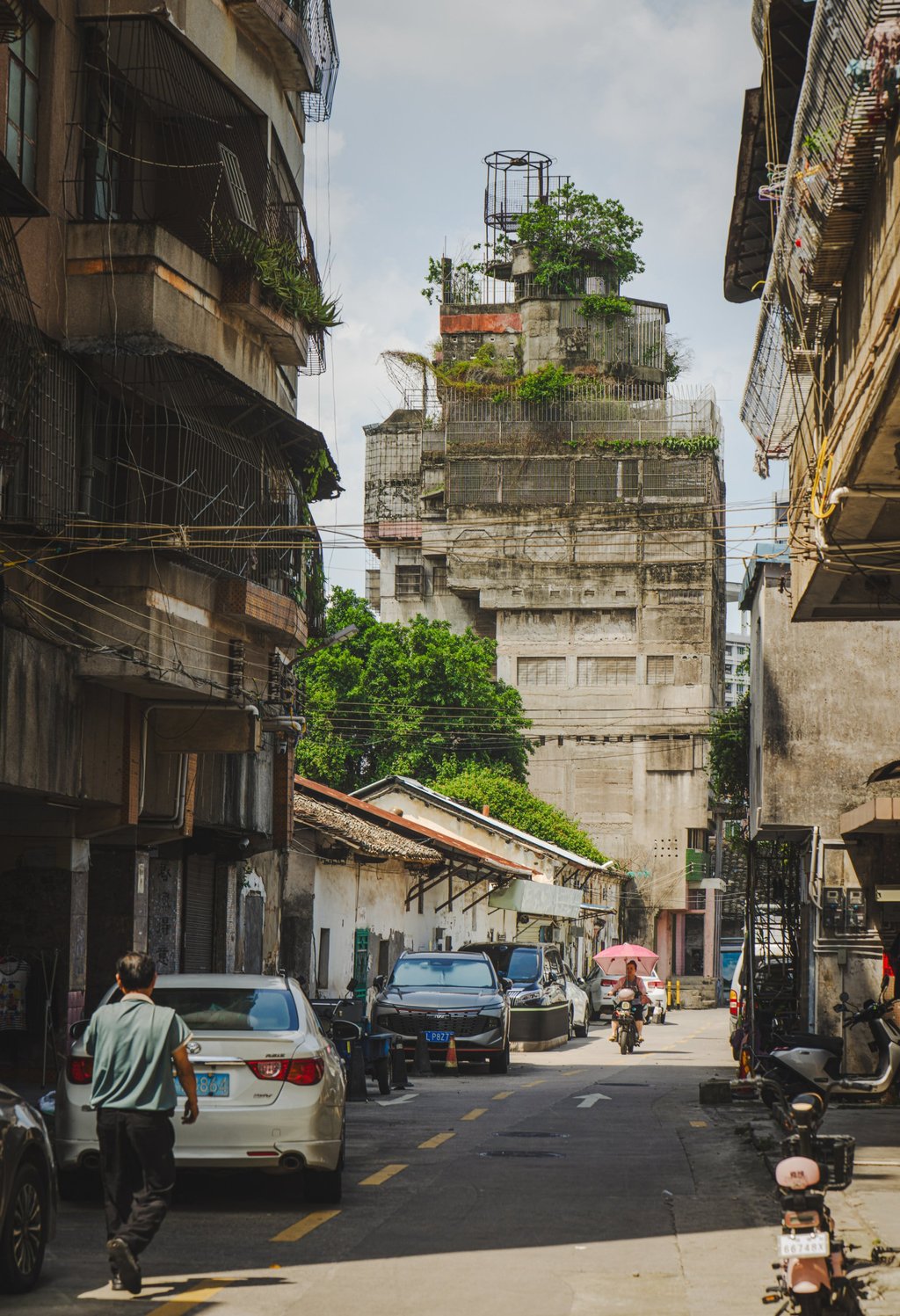 The Weird Building looms over Longgang. Photo: Alexander Mak The Weird Building looms over Longgang. Photo: Alexander Mak