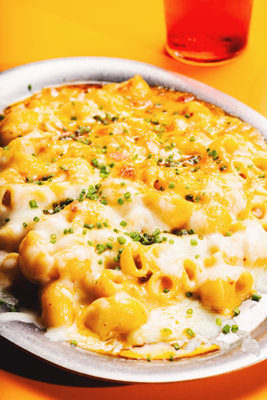 Lazy Suzy’s mac n’ cheese is topped with light-flavoured cheeses including Parmesan, white cheddar and white sharp. Photo: Jocelyn Tam Lazy Suzy’s mac n’ cheese is topped with light-flavoured cheeses including Parmesan, white cheddar and white sharp. Photo: Jocelyn Tam