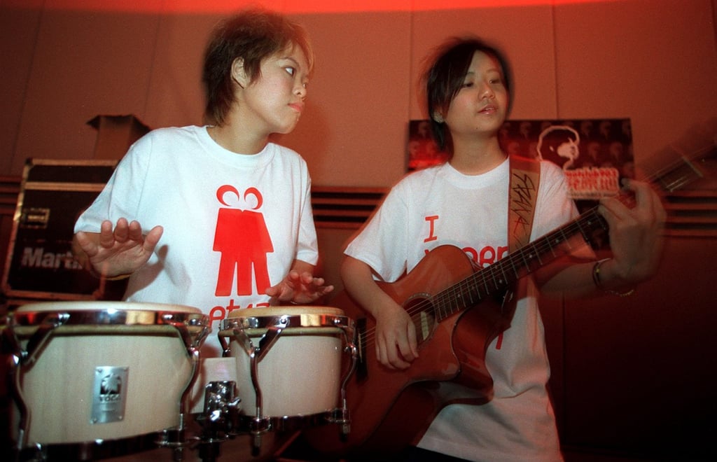 Ellen Loo (right) performs with her at17 bandmate Eman Lam in August 2002. Photo: SCMP Ellen Loo (right) performs with her at17 bandmate Eman Lam in August 2002. Photo: SCMP