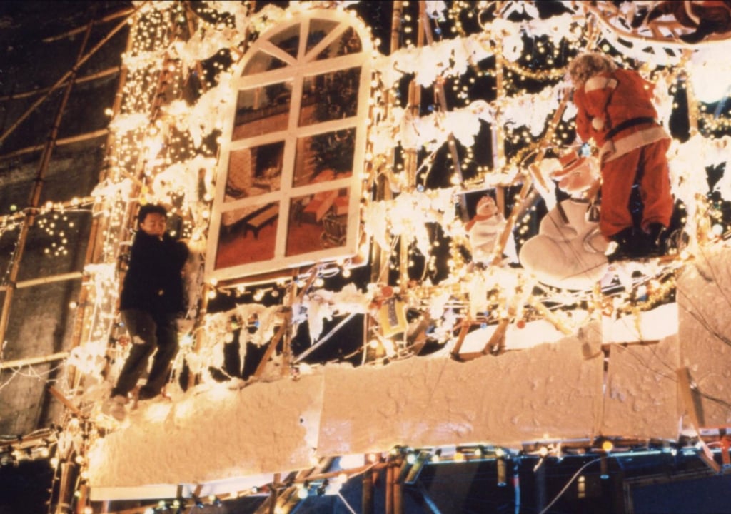Stephen Chow (left) in action in an early scene from Curry and Pepper. Stephen Chow (left) in action in an early scene from Curry and Pepper.