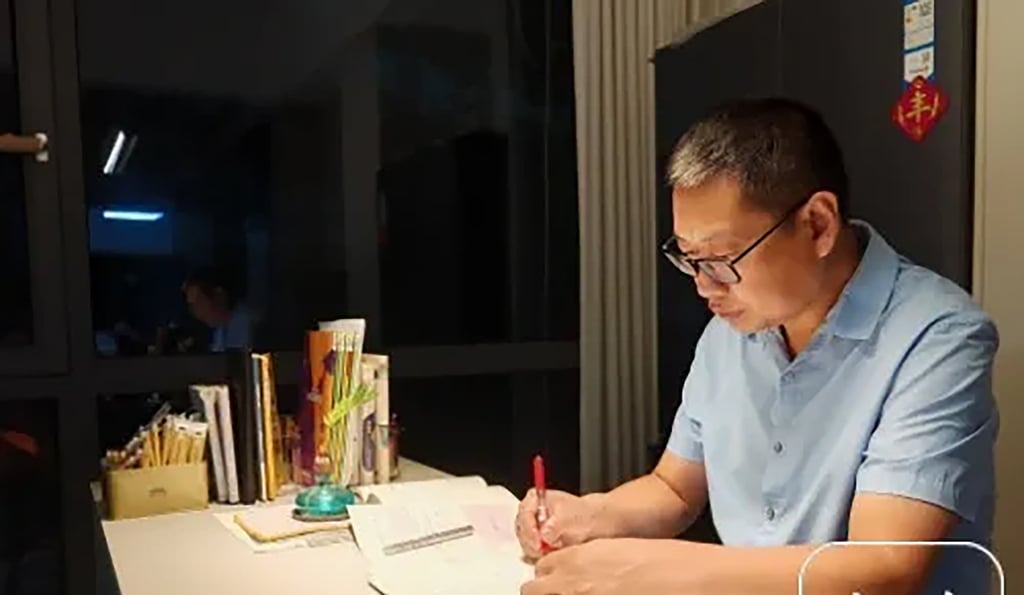 In a remarkable move, Zhang chose to reduce his workload to support his daughter’s preparation for her senior secondary entrance examination, exemplifying commitment to family. Photo: QQ.com