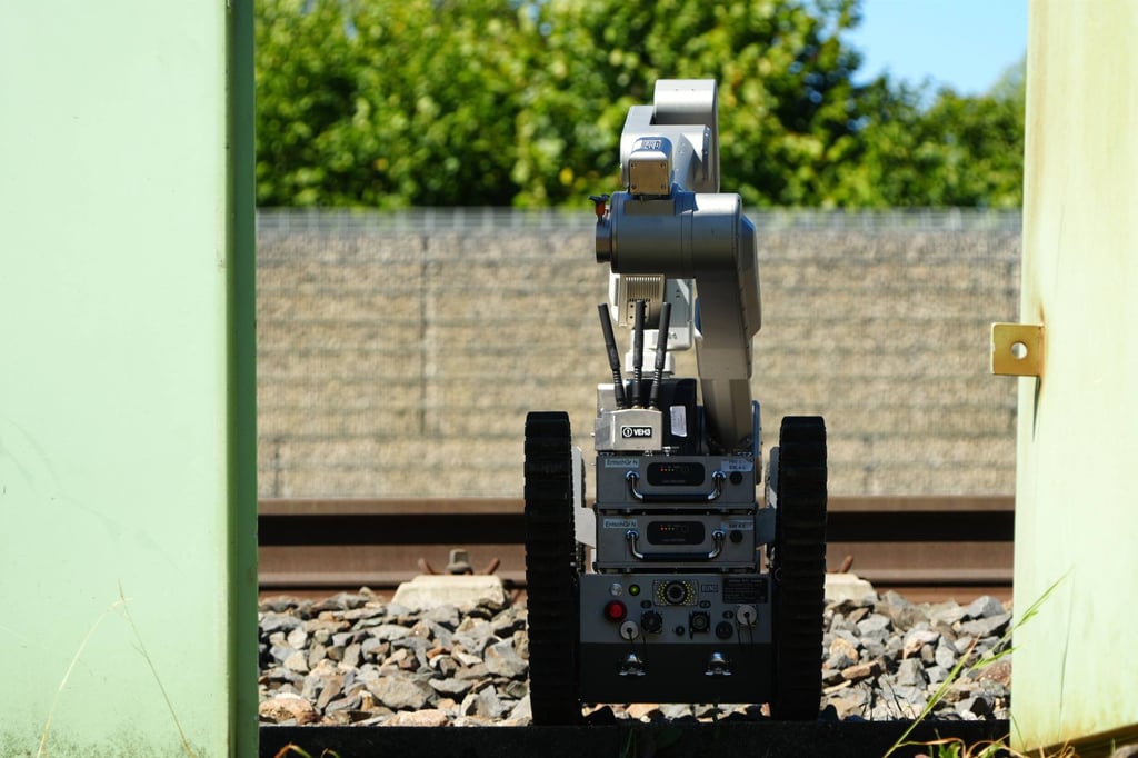 A bomb-disposal robot is deployed at a railway station in Middle Franconia, where special forces from the Federal Police examine an object suspected of containing explosives. Photo: dpa A bomb-disposal robot is deployed at a railway station in Middle Franconia, where special forces from the Federal Police examine an object suspected of containing explosives. Photo: dpa