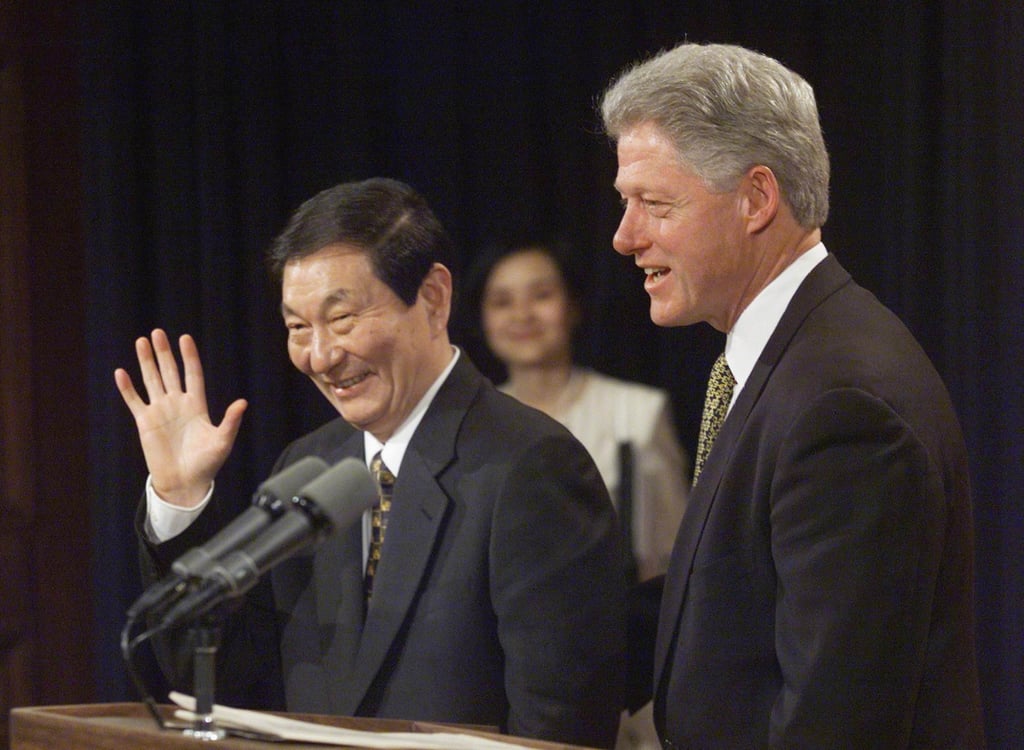 Former US president Bill Clinton (right) and former Chinese premier Zhu Rongji appear at a press conference in April 1999. Photo: AFP