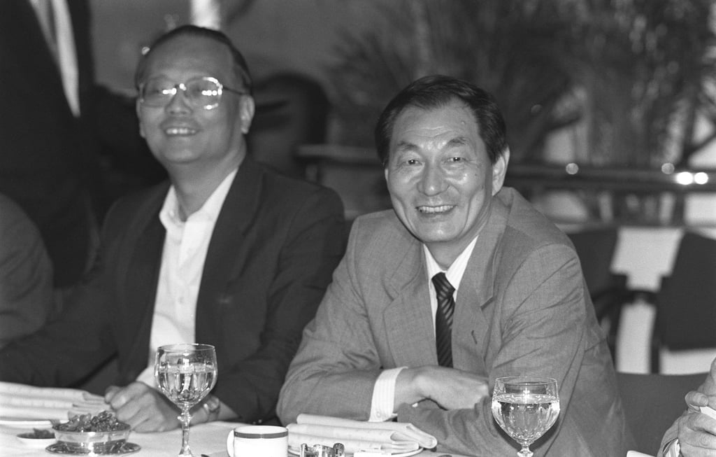 As mayor of Shanghai, Zhu Rongji (right) leads an economic delegation to Hong Kong in June 1990. Photo: Robert Ng