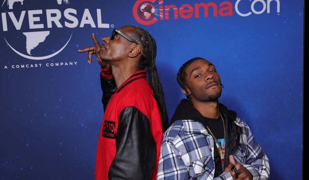 Jonathan Daviss, pictured with Snoop Dogg, whom he will portray in an upcoming biopic about the rapper. Photo: @snoopdogg/Instagram Jonathan Daviss, pictured with Snoop Dogg, whom he will portray in an upcoming biopic about the rapper. Photo: @snoopdogg/Instagram