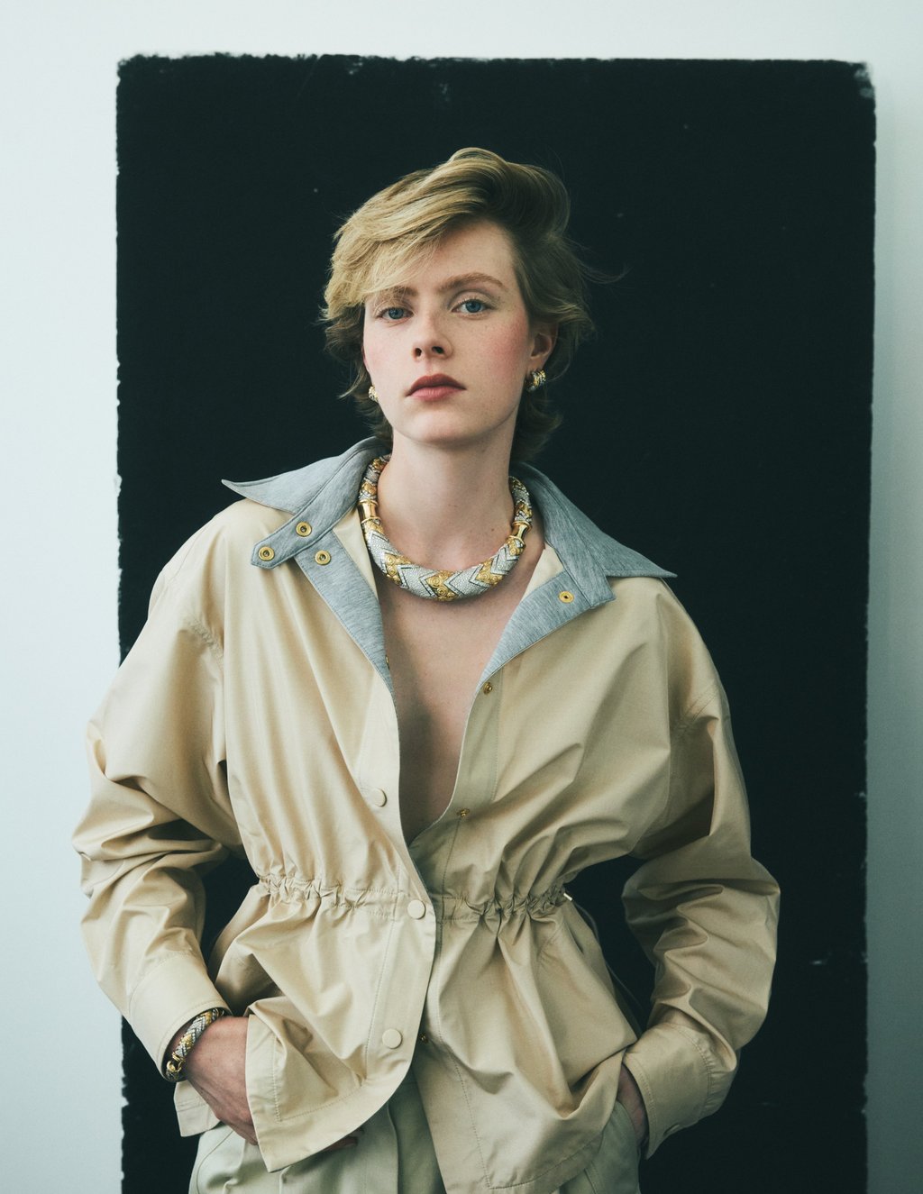 Outfit and high jewellery: Louis Vuitton