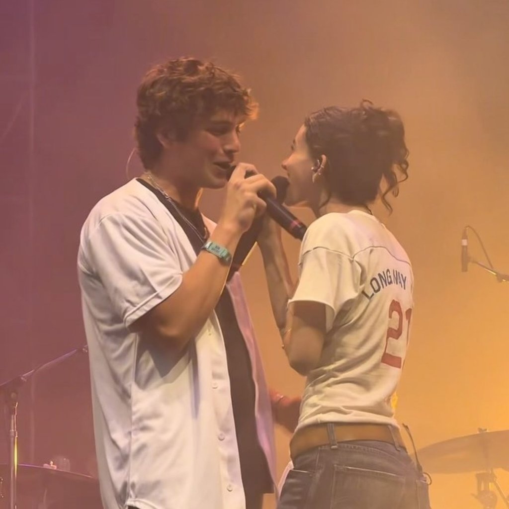 Vincent Mason joins Stella Lefty to perform their song “Something to Lose” at Lollapalooza 2026 in Chicago in July. Photo: @countrycentral/Instagram