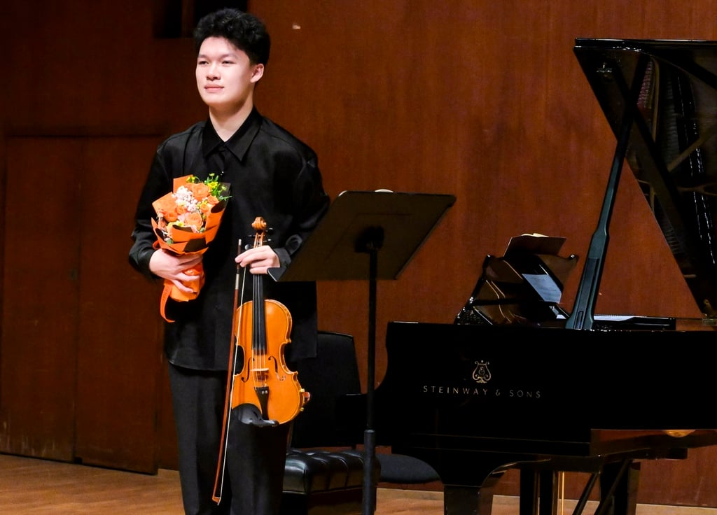 Zhang seldom made eye contact with the audience throughout the show. Photo: Hong Kong International Young Musicians Competition Foundation
