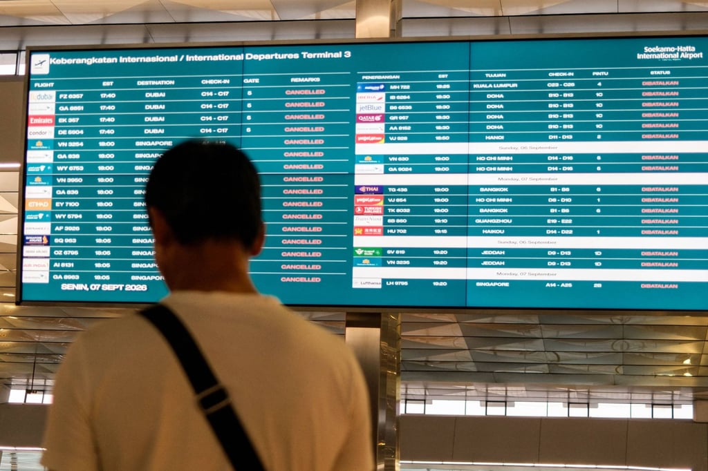Eight airports in Indonesia halted operations over the weekend, disrupting nearly 3,000 flights. Photo: AFP