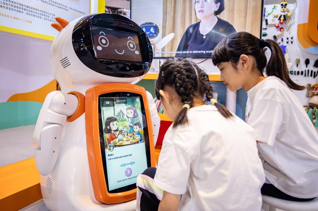 EdUHK developed a robot called Joey that helps kindergarten and primary school pupils learn English. Photo: EdUHK