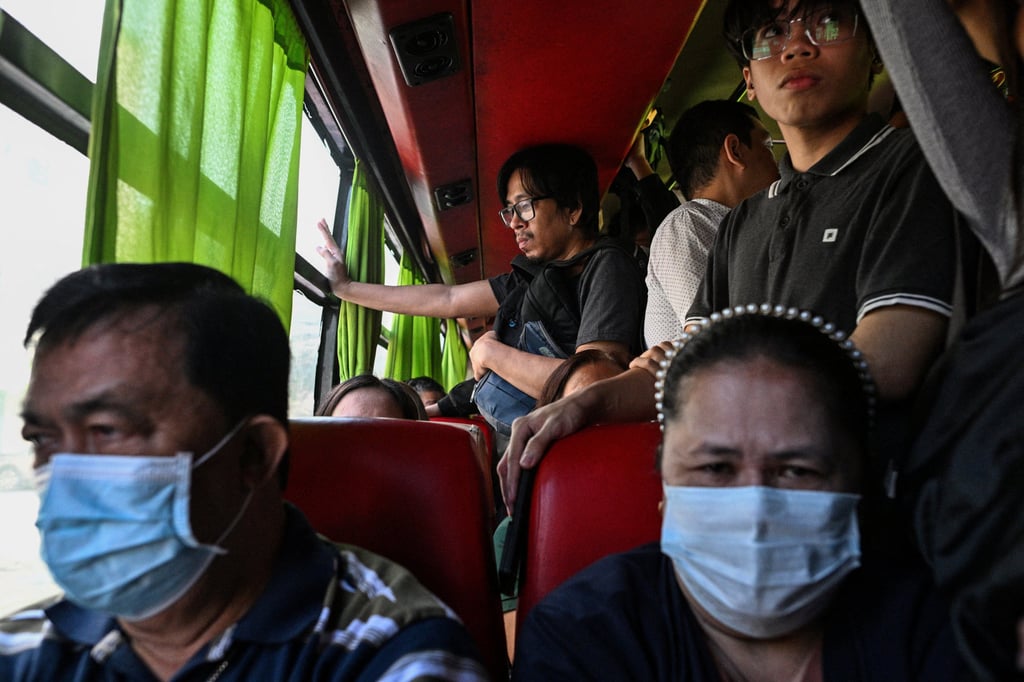 Passengers ride on an overcrowded bus amid a transport strike in Quezon City, the Philippines, on Tuesday. Photo: Reuters Passengers ride on an overcrowded bus amid a transport strike in Quezon City, the Philippines, on Tuesday. Photo: Reuters